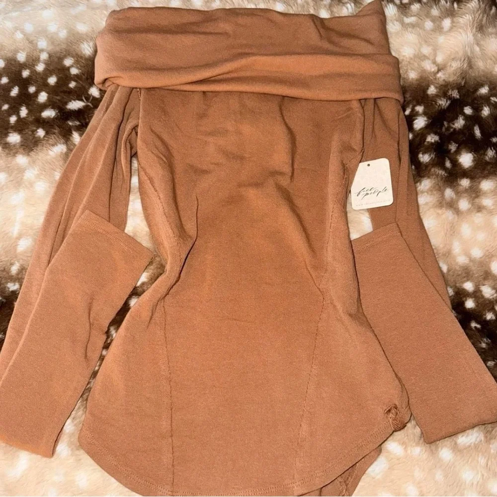We The Free Off-Shoulder Top - Picture 1 of 2
